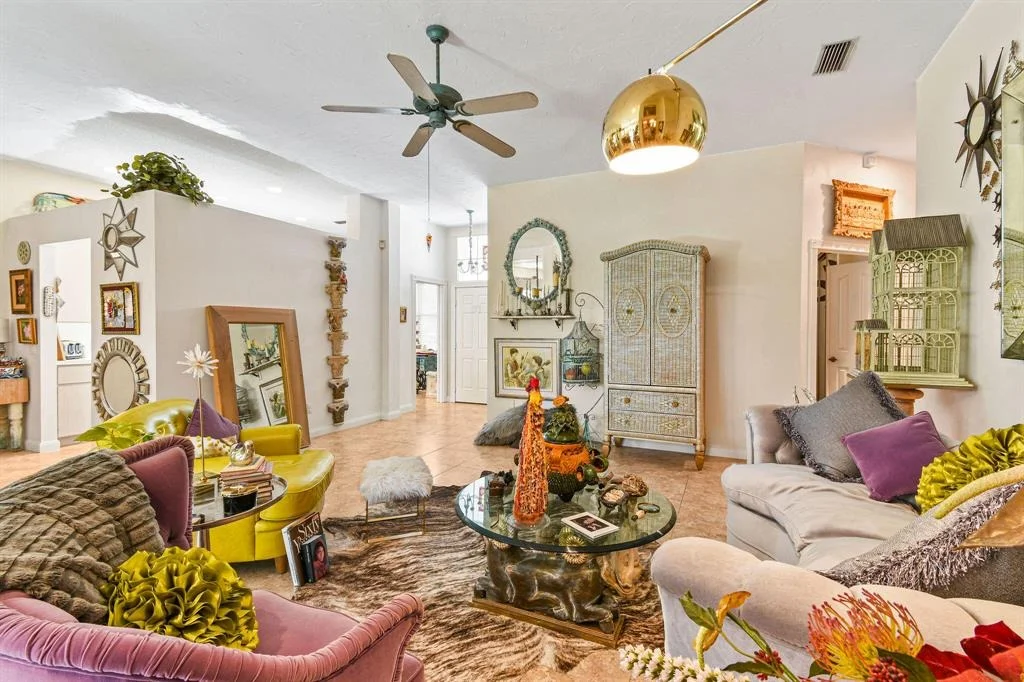Photo of 187 S Hampton Drive
