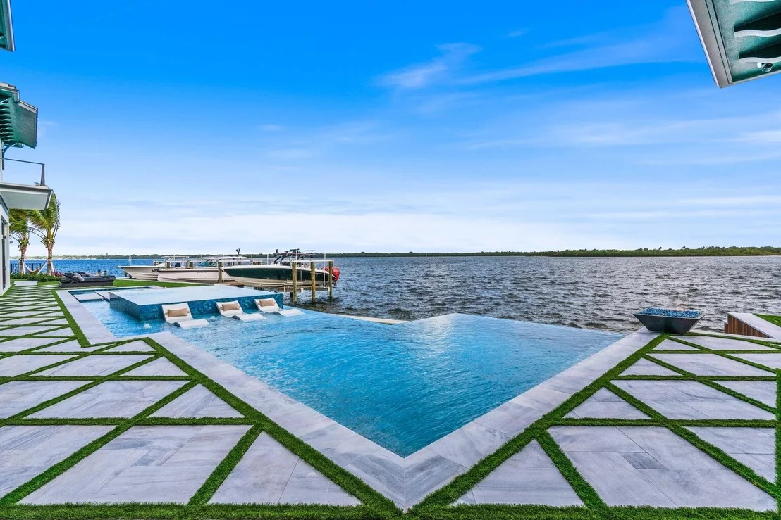 Photo of 712 Lakeside Circle