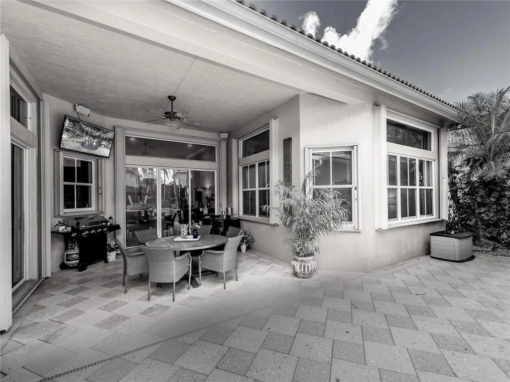 Photo of 1672 Eagle Bend