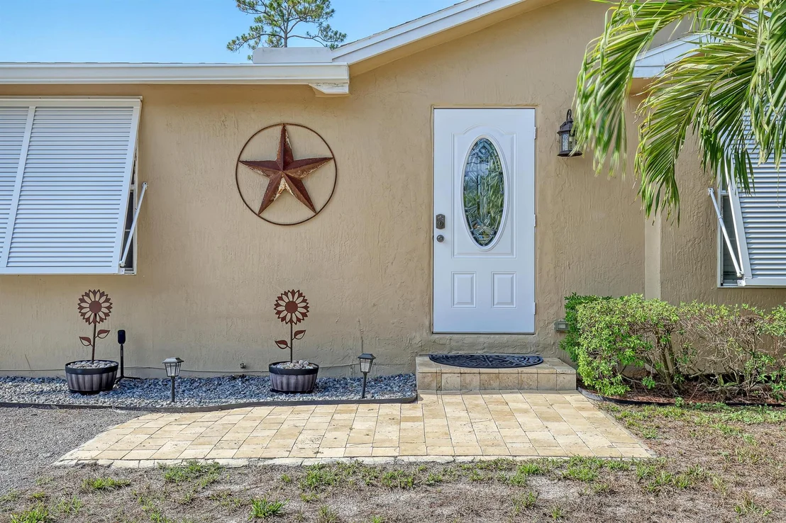 Photo of 15437 76th Road N