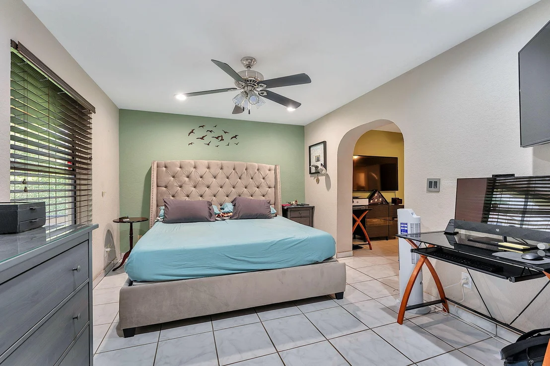 Photo of 249 SW 9th Circle