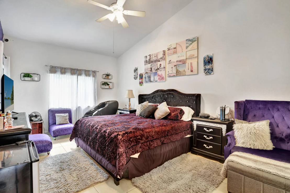 Photo of Unit 301 at 2901 Riverside Drive
