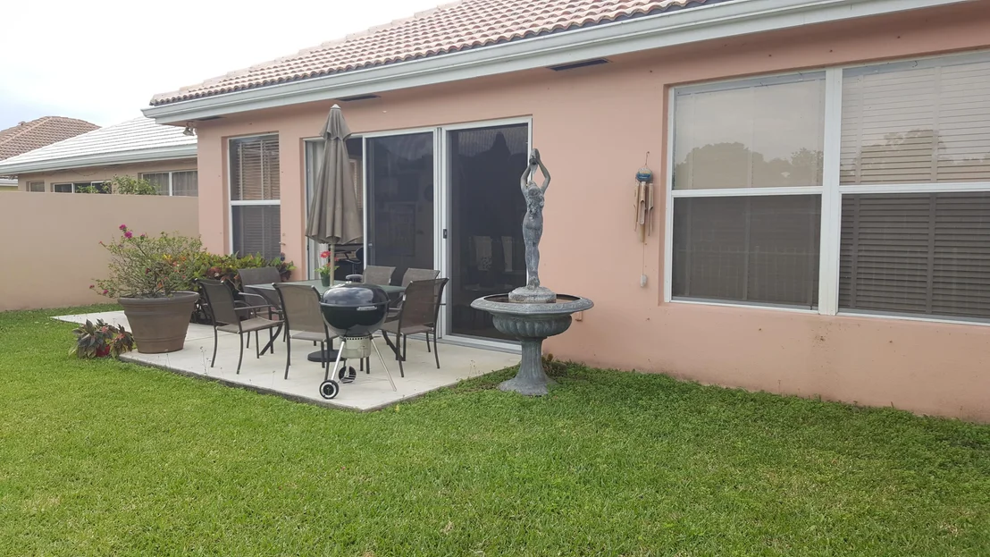 Photo of 165 S Hampton Drive