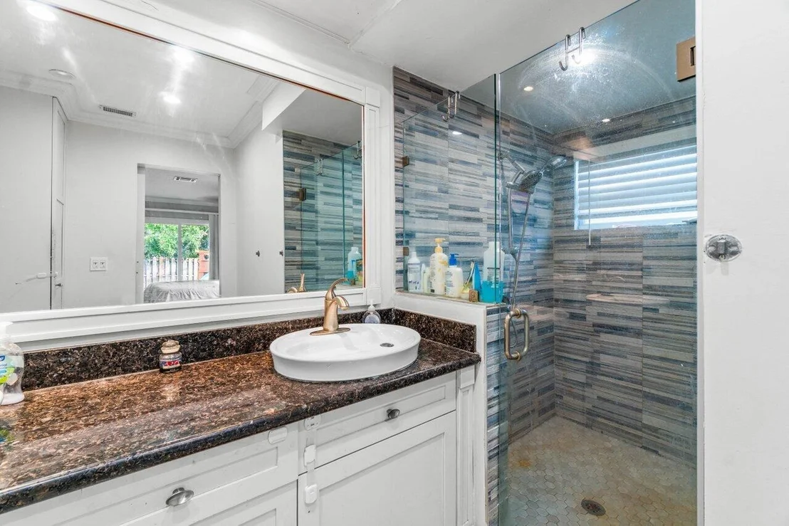 Photo of 4516 Pinetree Drive
