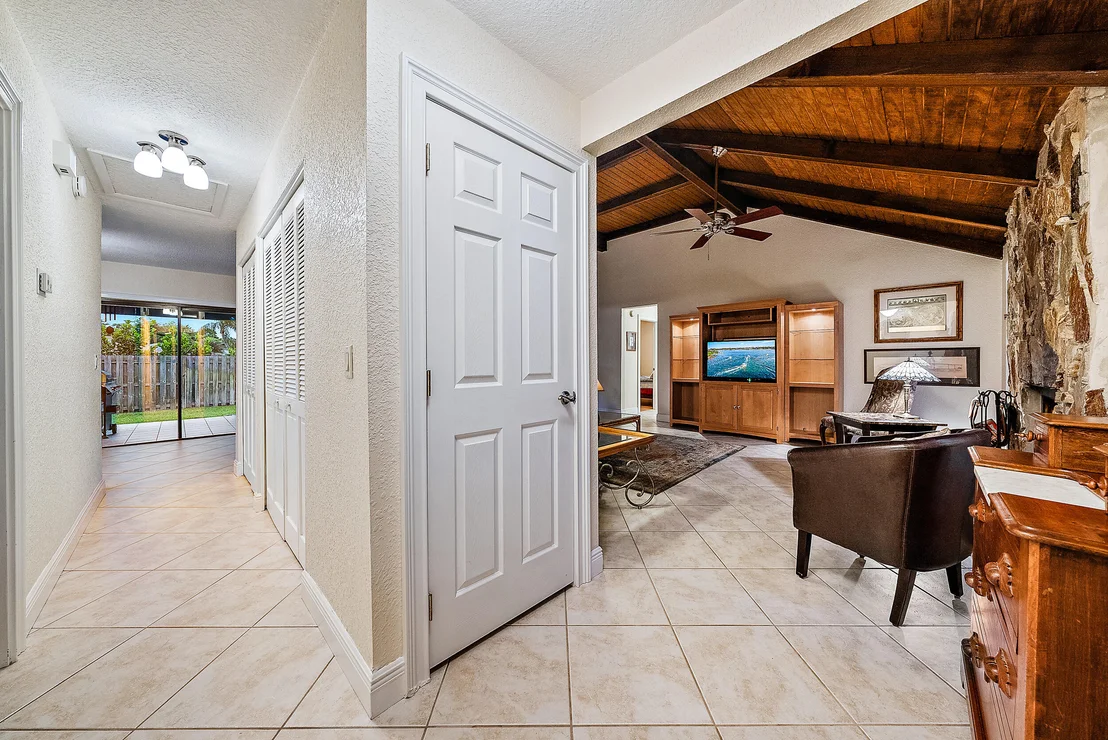 Photo of 707 Greenwood Drive