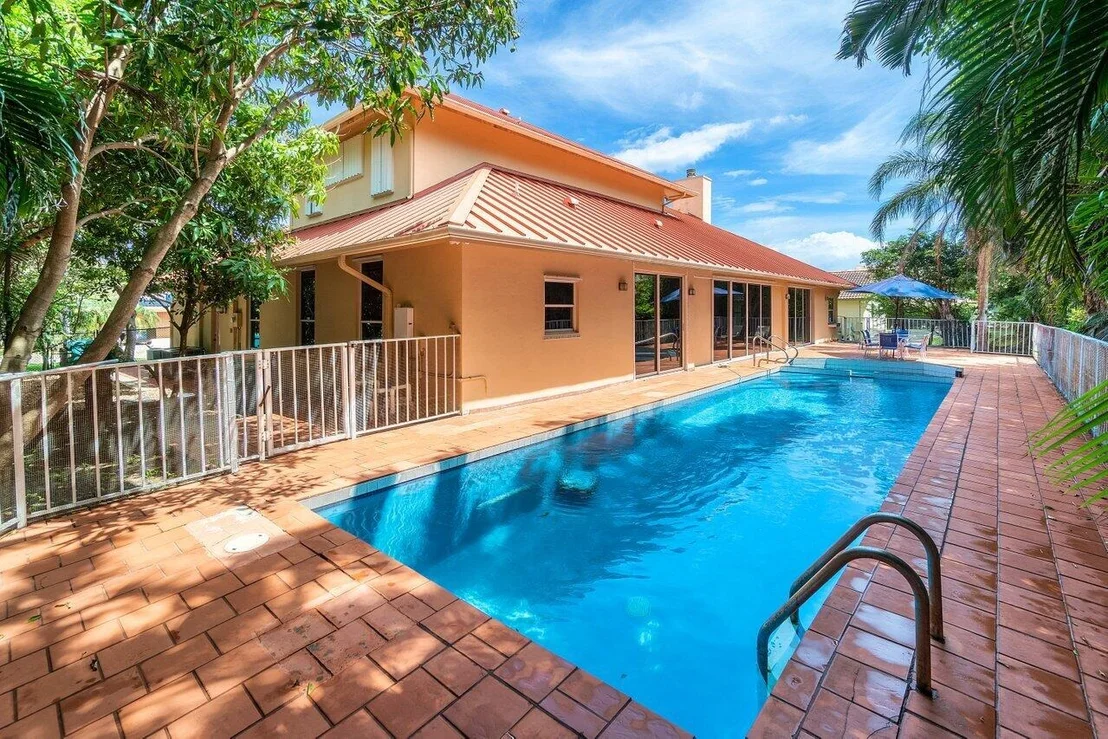 Photo of 648 Riviera Drive