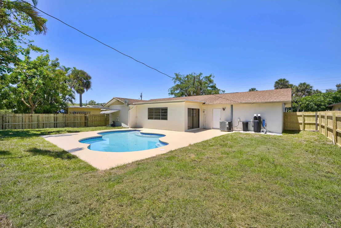 Photo of 8602 Sunset Drive