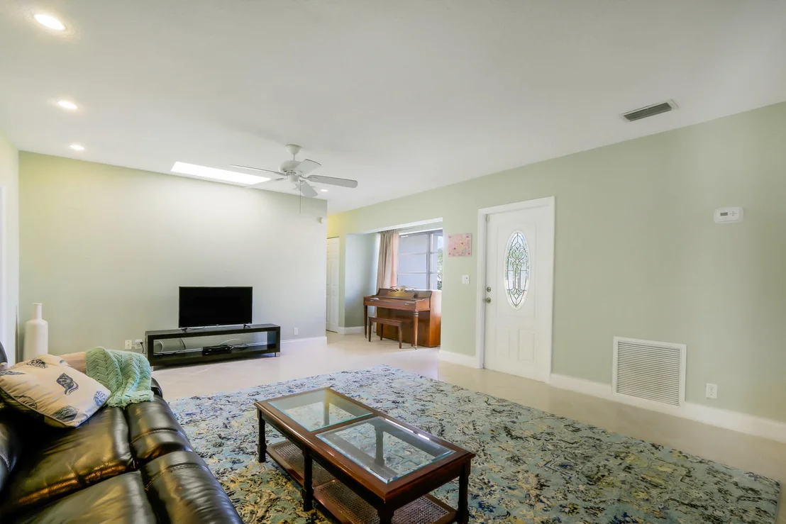 Photo of 124 Oregon Lane