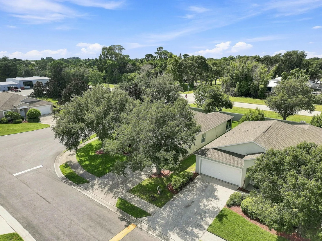 Photo of 815 Greenleaf Circle