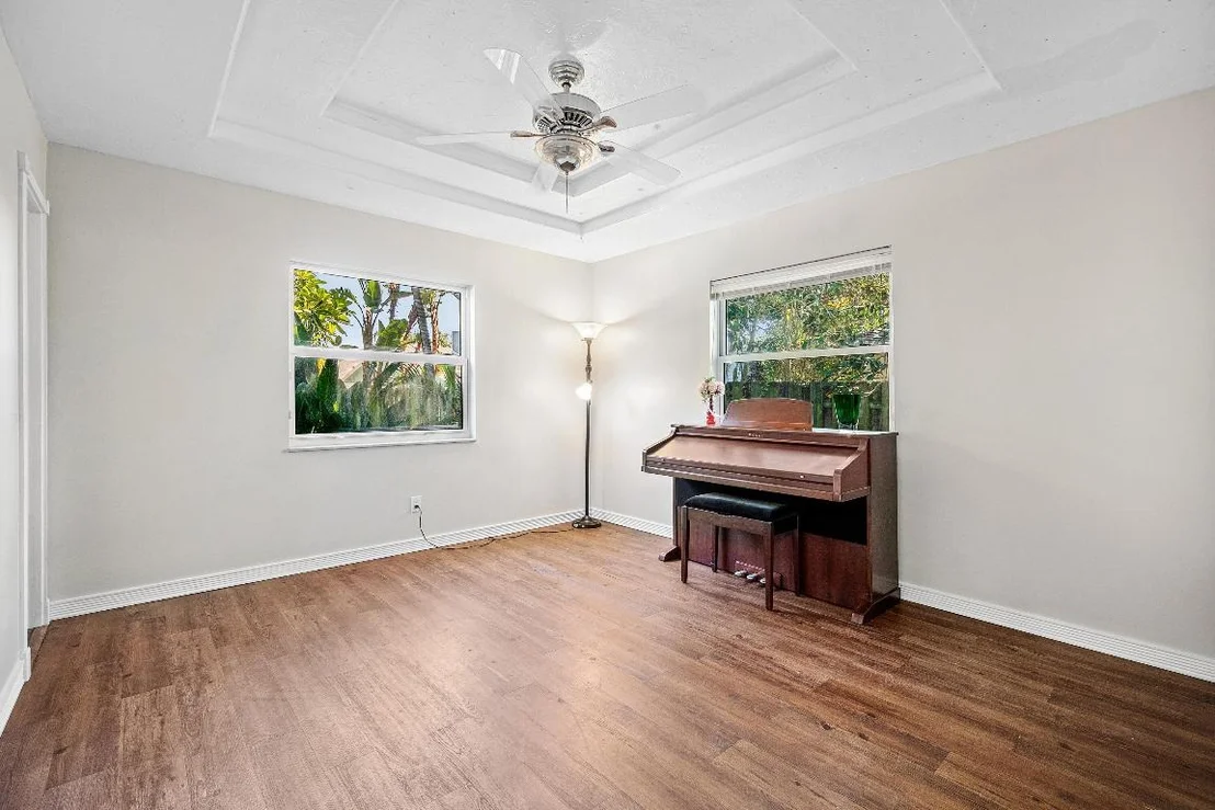 Photo of 1108 Petrel Road