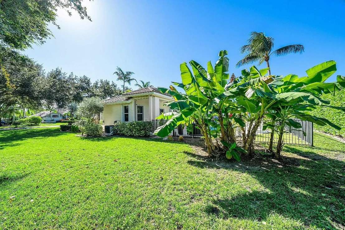 Photo of 18670 SE Lakeside Way