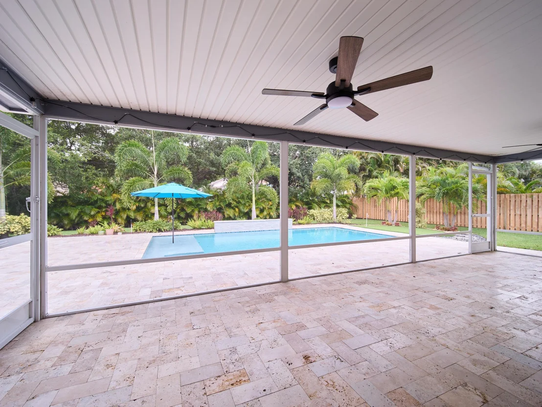 Photo of 304 Circle W