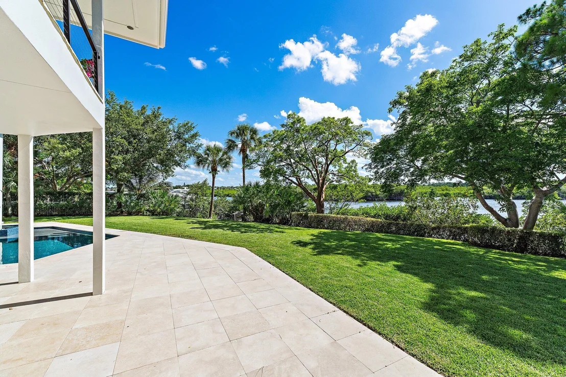 Photo of 8818 SE Riverfront Terrace