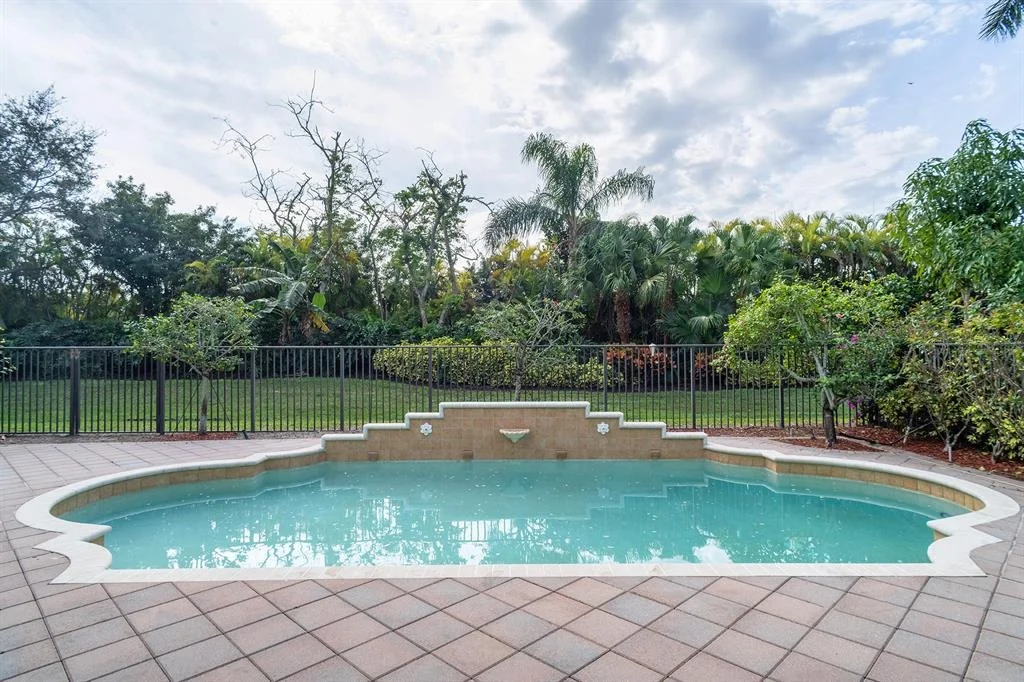 Photo of 8012 Valhalla Drive