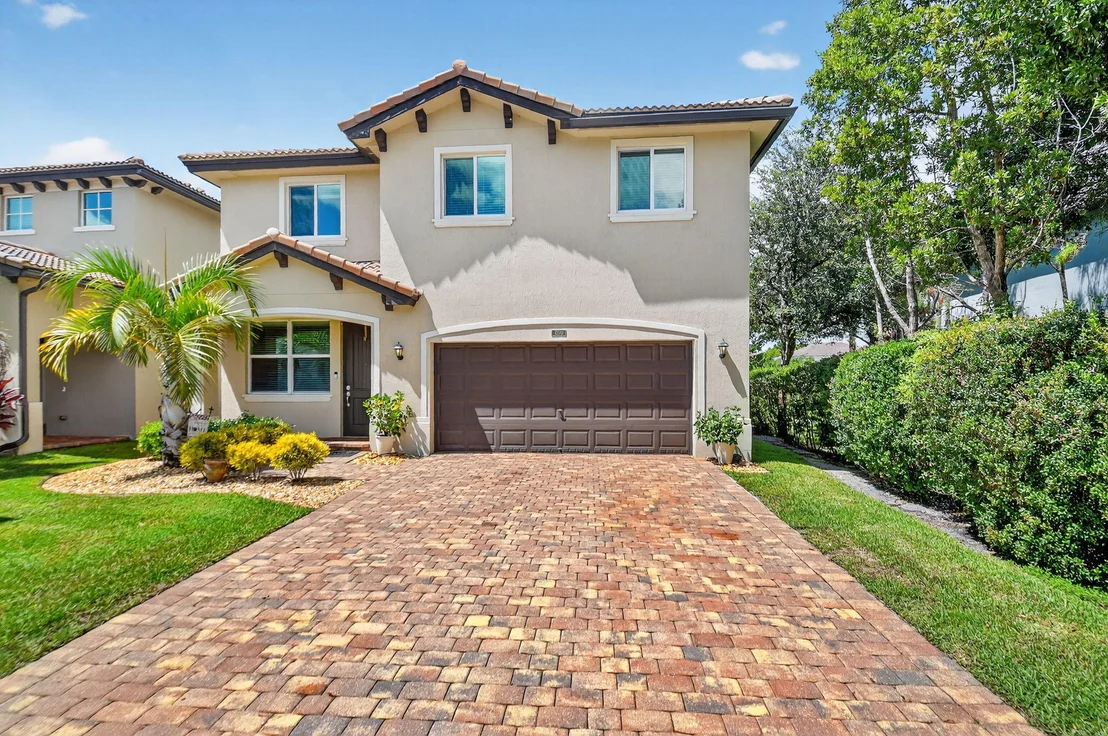 Photo of 6789 Langdon Way