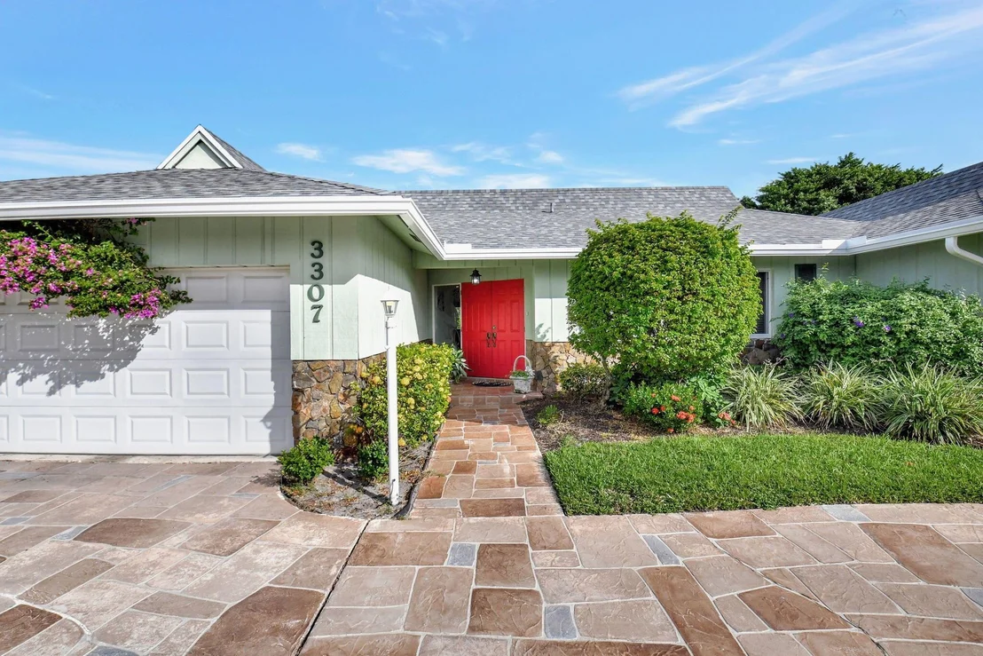 Photo of 3307 Lakeview Drive