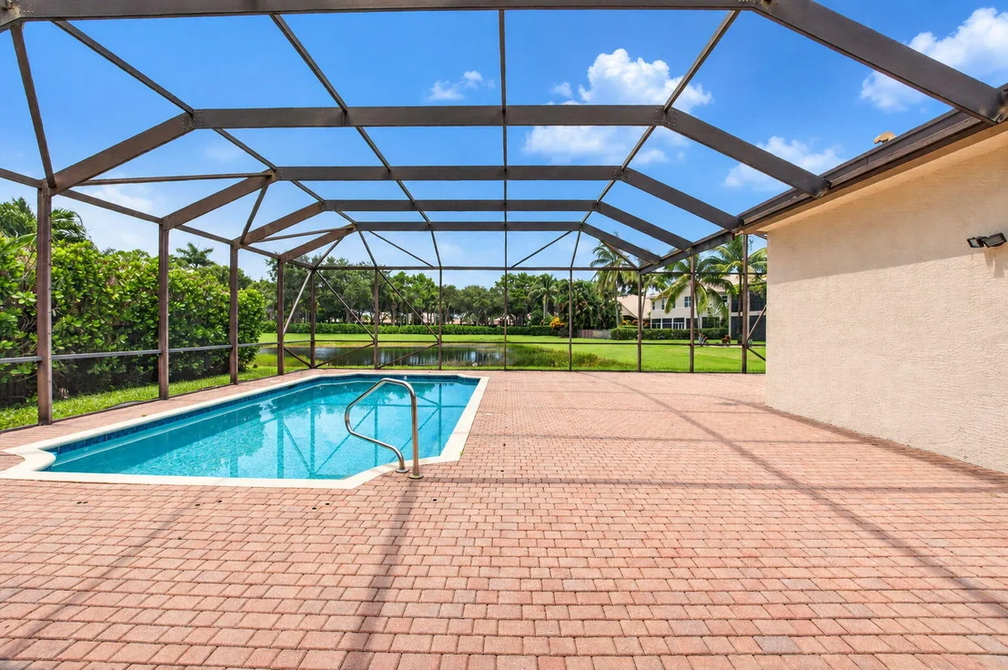 Photo of 8855 Starhaven Cove
