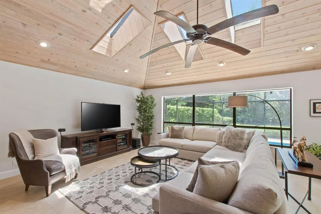 Photo of 4376 Pine Tree Drive