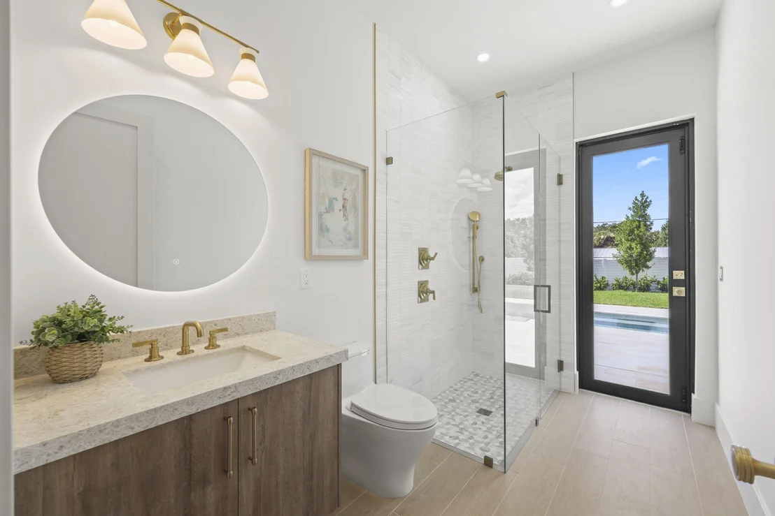 Photo of 2384 WINDSOR Road