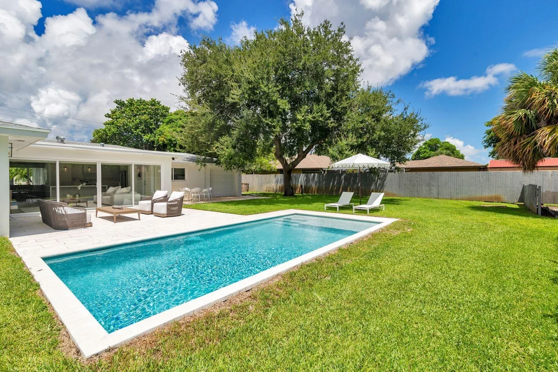 Photo of 7926 Pine Tree Lane