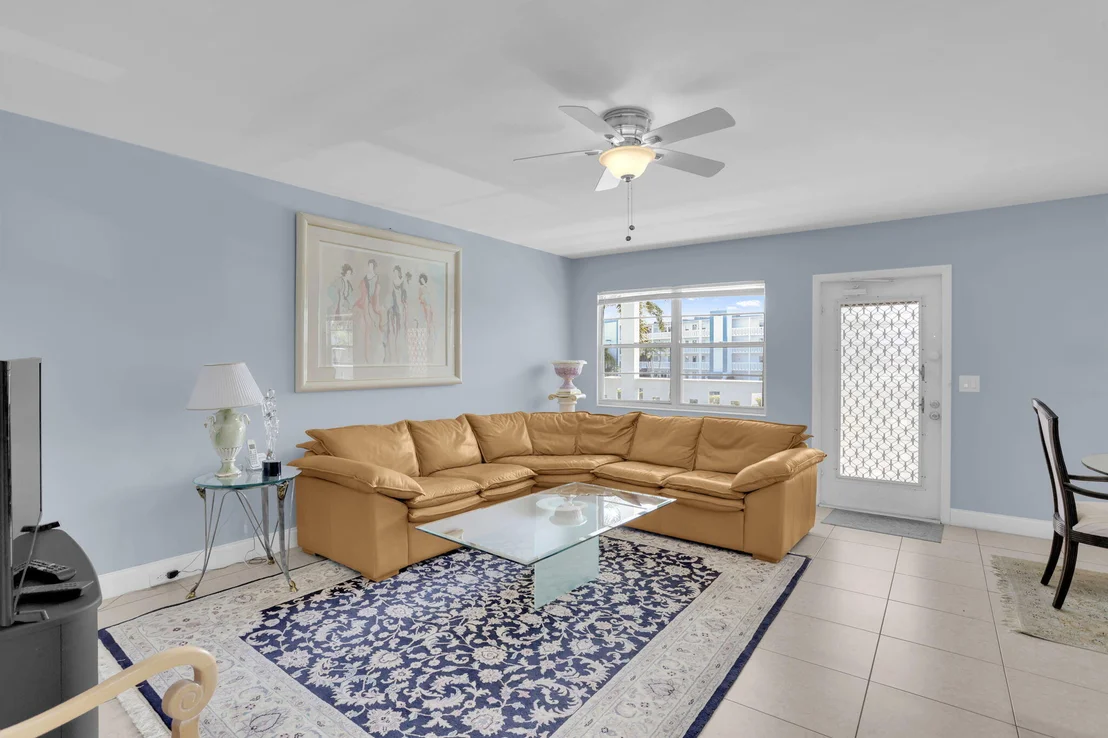 Photo of 2070 Exeter D