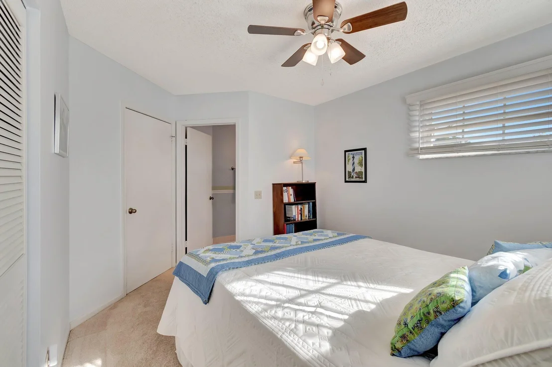 Photo of 6393 Lansdowne Circle