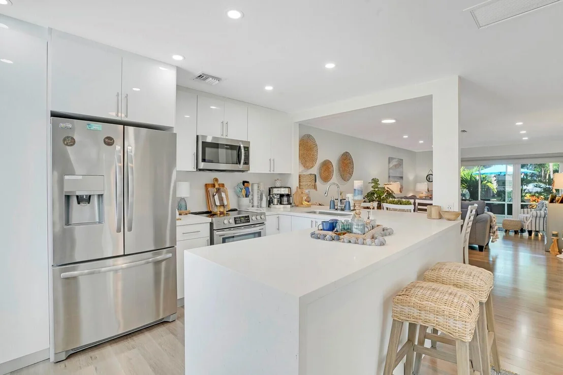 Photo of Unit B at 13734 Via Flora