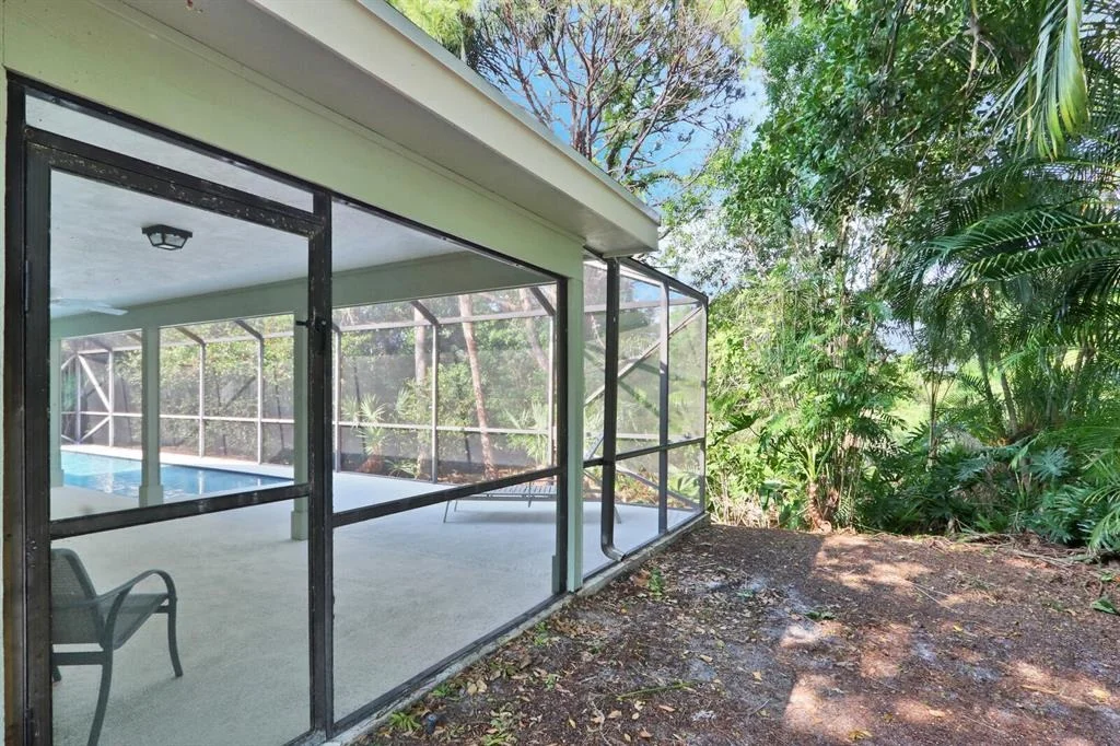 Photo of 18618 Lake Bend Drive