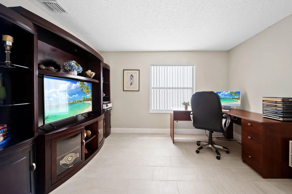 Photo of 4077 Manor Forest Trail