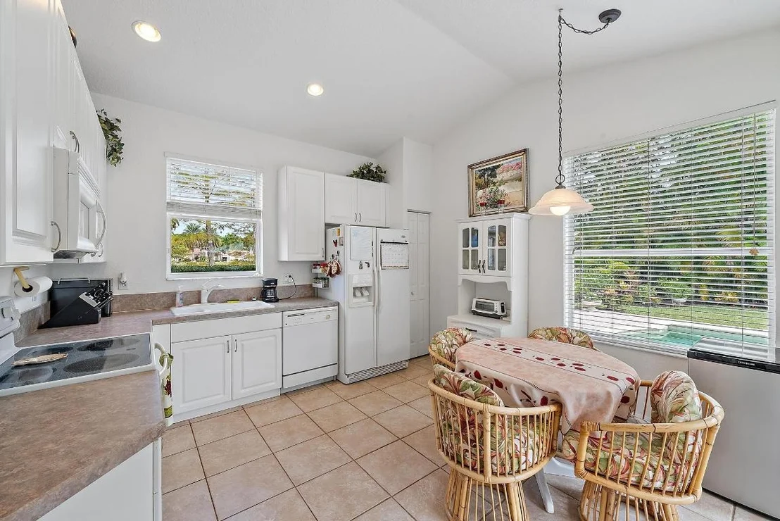 Photo of 6784 SE Twin Oaks Circle