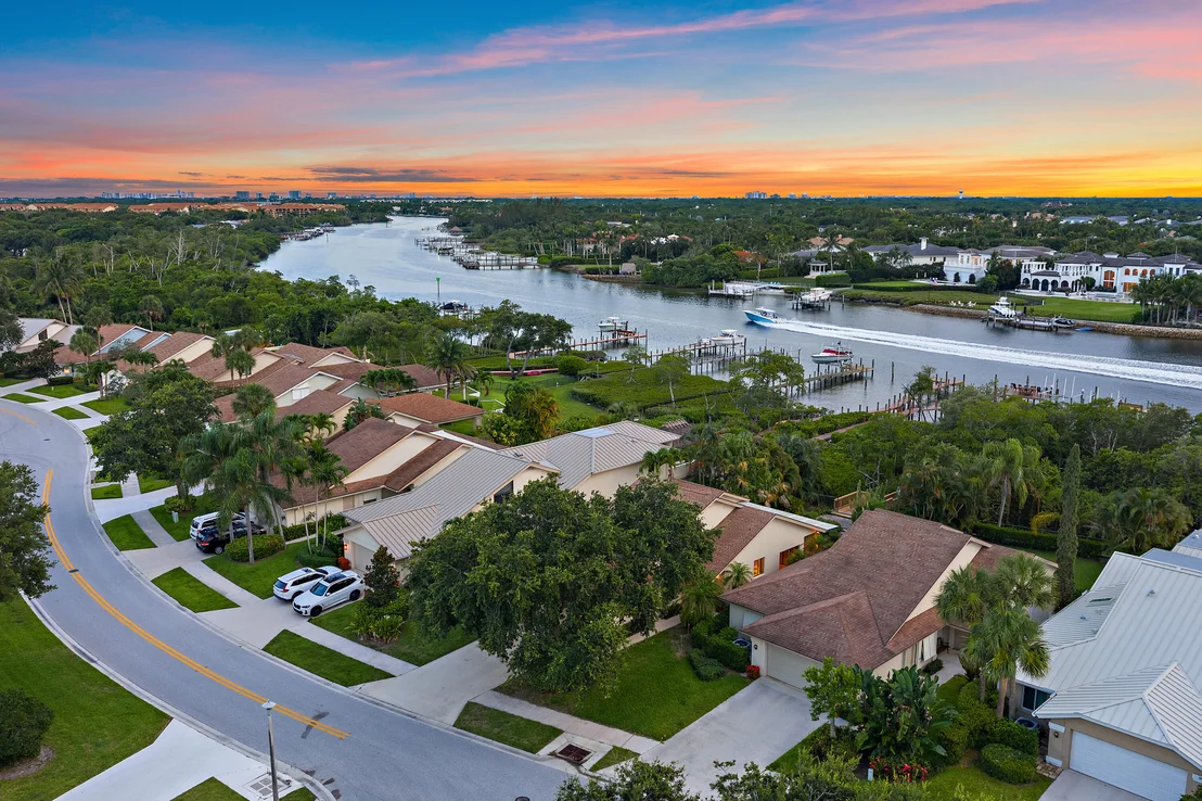 Photo of 348 River Edge Road