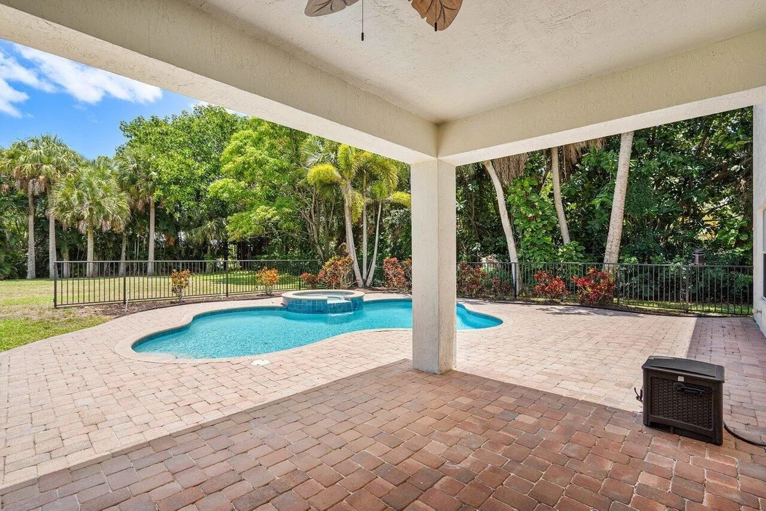 Photo of 644 Forest Bent Boulevard