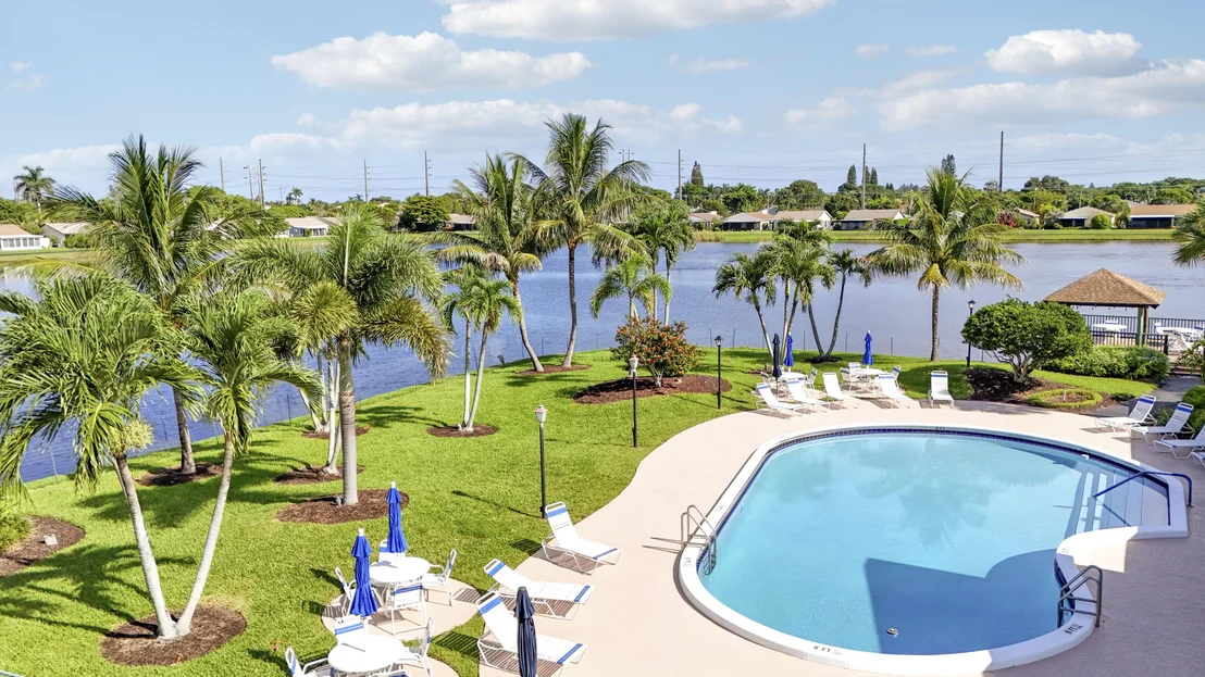 Photo of 5481 Mirror Lakes Boulevard