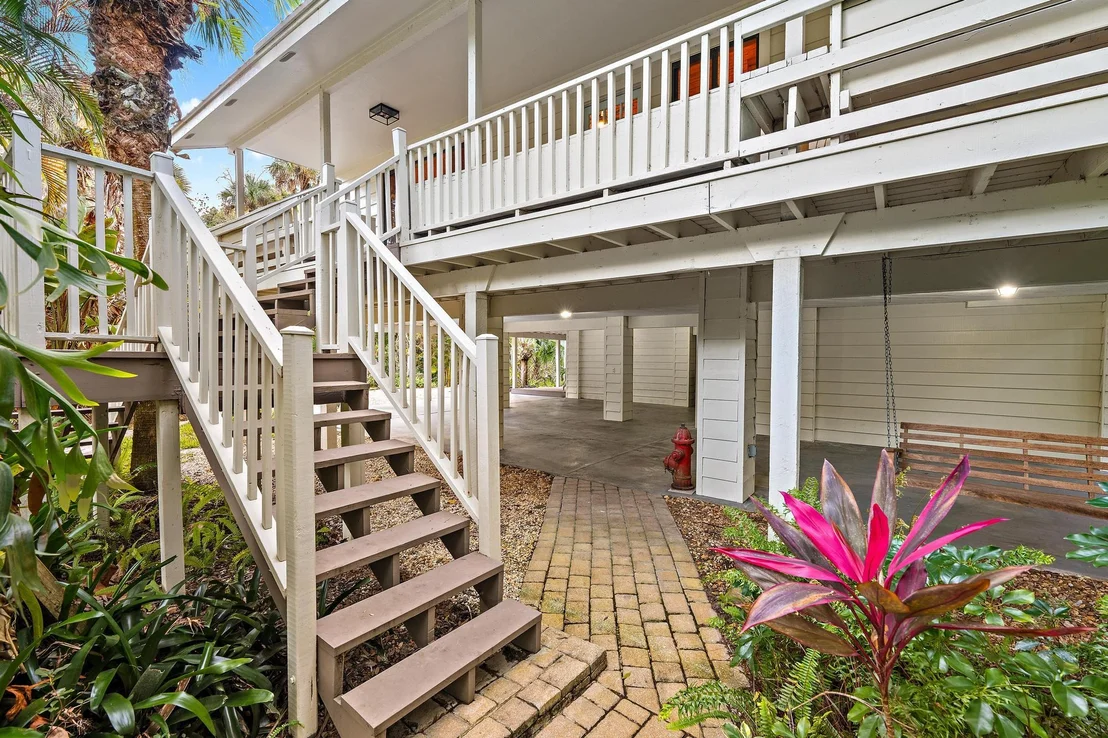 Photo of 4844 River Place