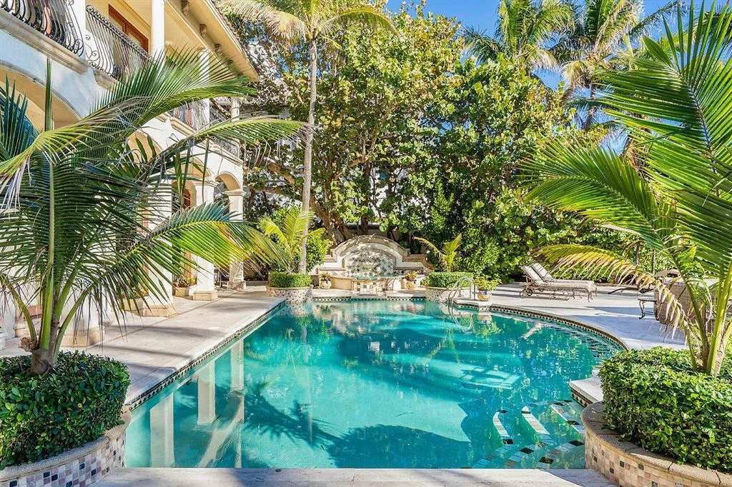 Photo of 719 N Ocean Boulevard