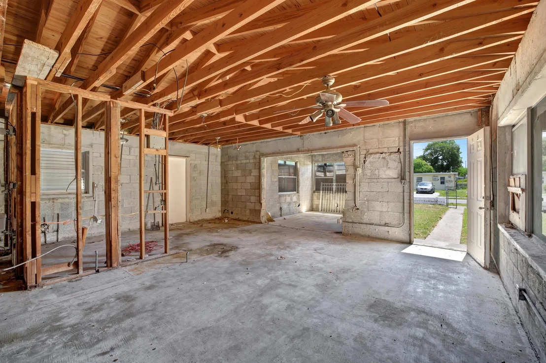 Photo of 601 NW 9th Avenue