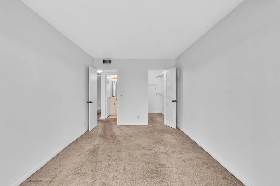 Photo of 2066 Exeter D