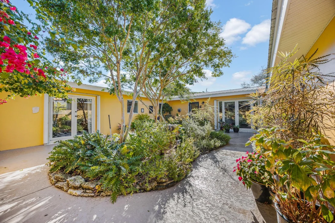 Photo of 1107 Pinetree Drive