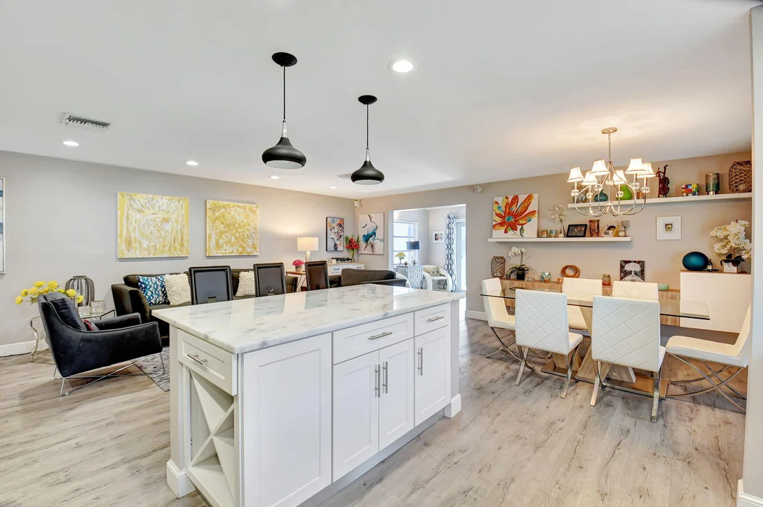 Photo of 6122 Overland Place