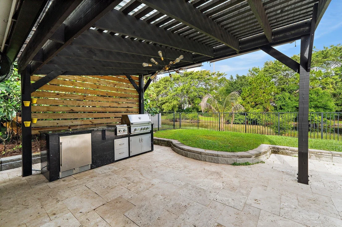 Photo of 18169 Lake Bend Drive