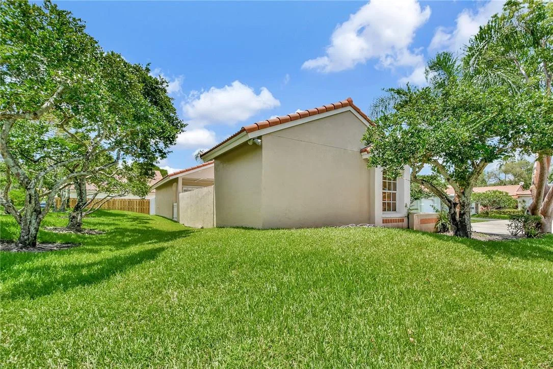 Photo of 1451 Garden Road
