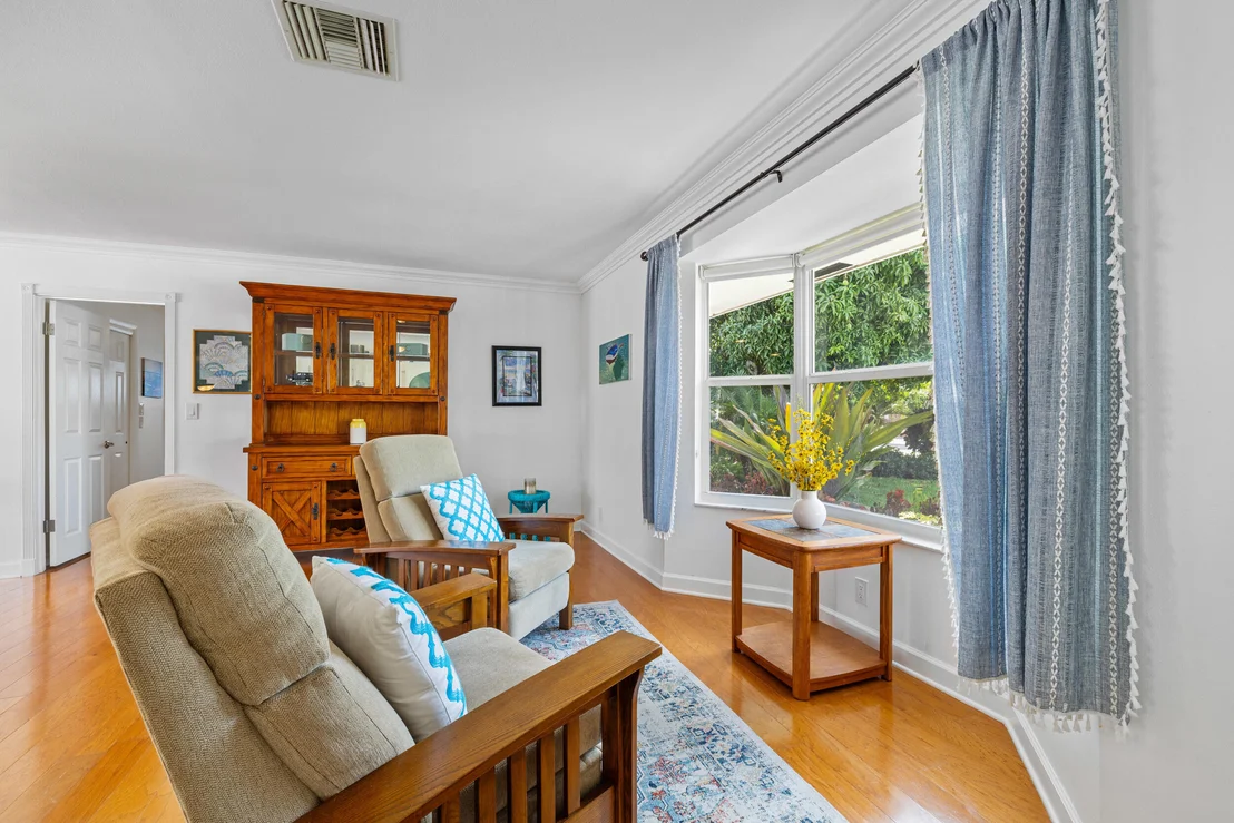 Photo of 925 Cypress Drive