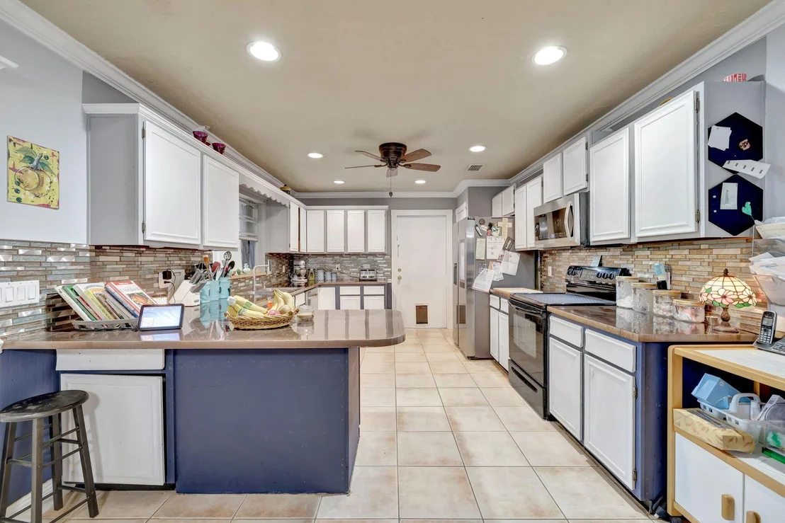 Photo of 5903 Sunset Boulevard