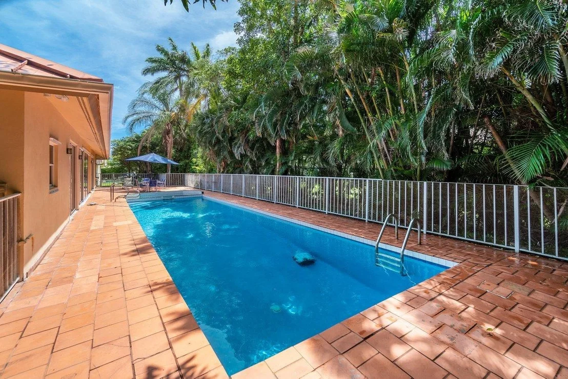 Photo of 648 Riviera Drive