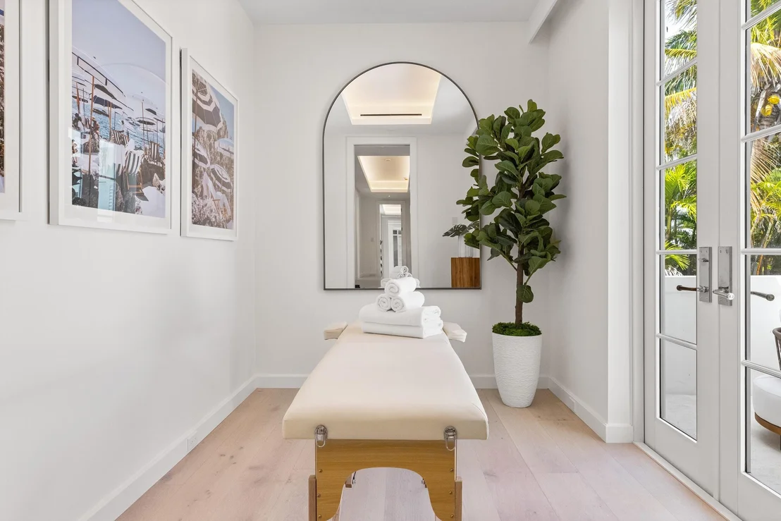 Photo of 301 Plantation Road