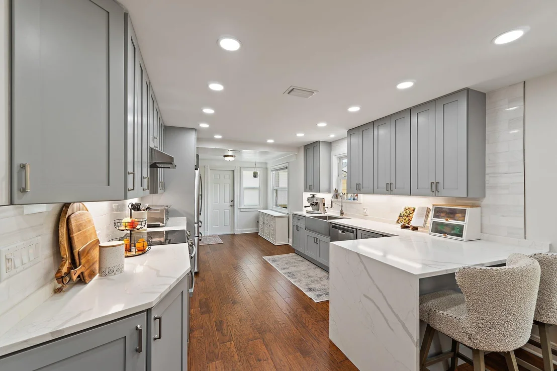 Photo of 715 Warren Drive