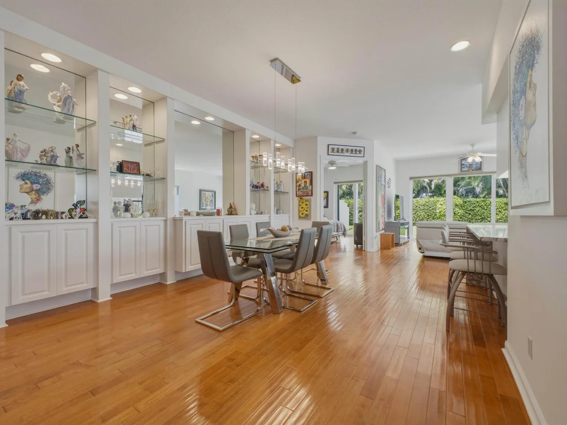 Photo of 2036 Valencia Drive