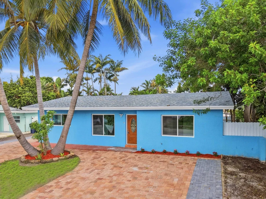 Photo of 1421 Crest Drive