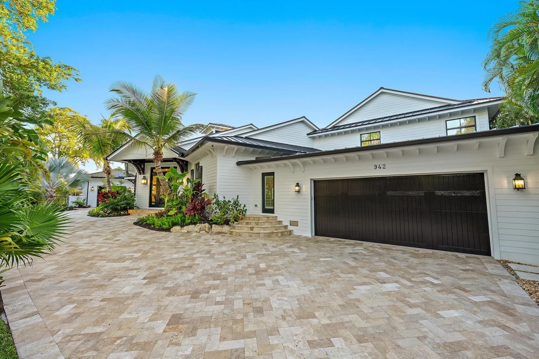 Photo of 942 Pompano Drive