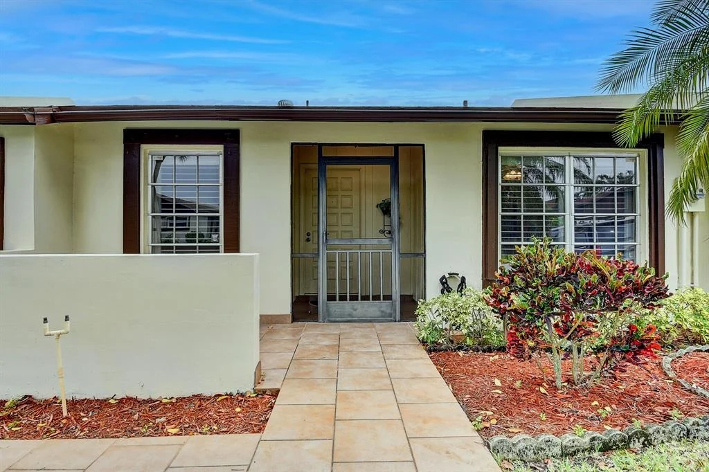 Photo of 15868 Laurel Oak Circle